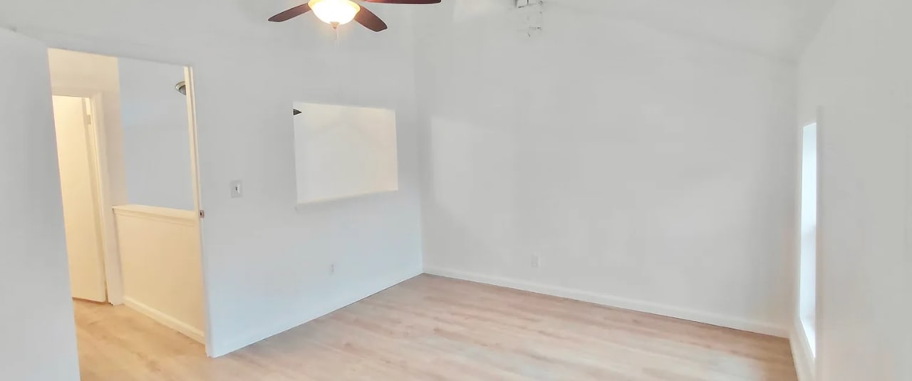 Building Photo - 301 Somerset St