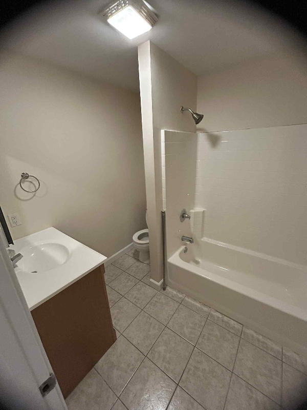 Building Photo - 324 Long St