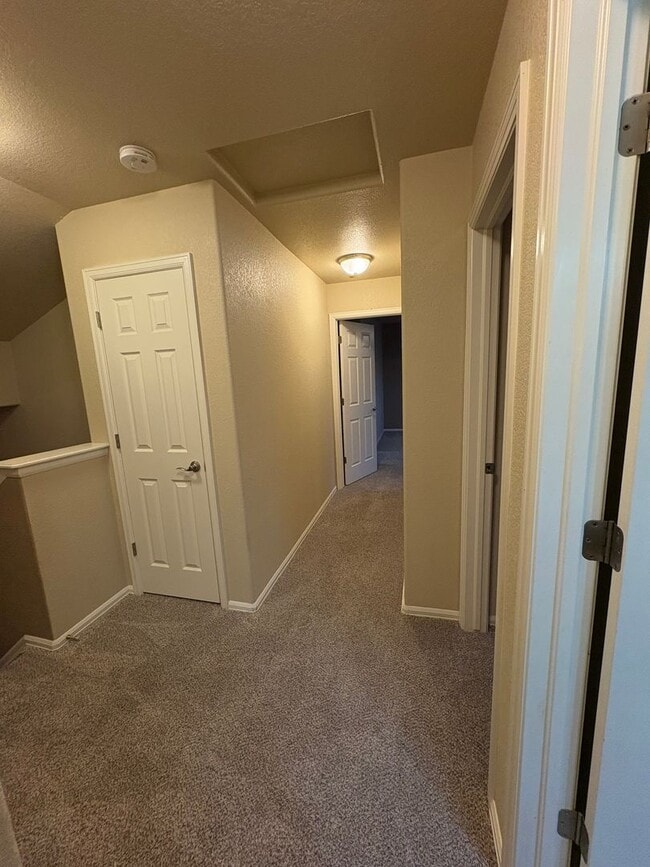 Building Photo - Lovely 3 bedroom/3 car tandem garage home in Lorson Ranch