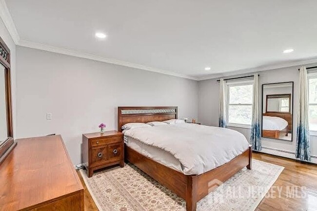 Building Photo - 3993 Park Ave