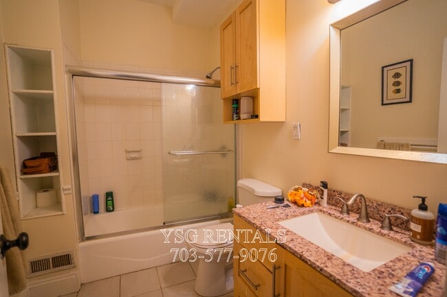 Building Photo - 36 Sumner St