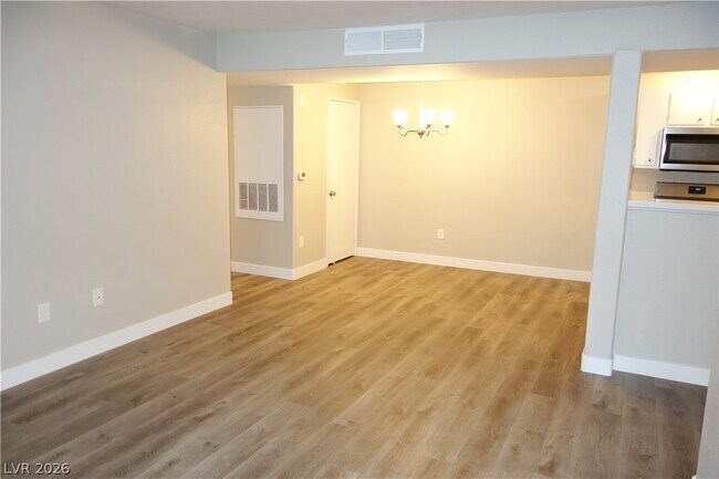 Building Photo - 7885 W Flamingo Rd