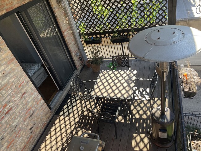 Patio - 514 N Armour St