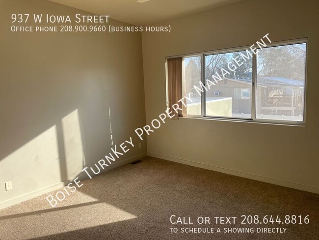 Building Photo - 2 Bed Broadway Ave Townhouse Near BSU!