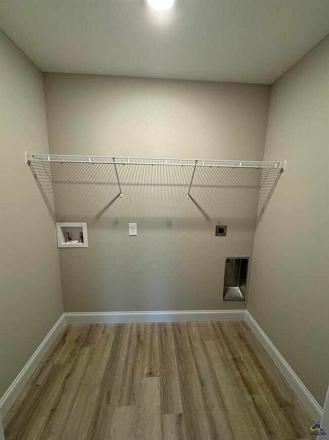 Building Photo - 312 Beau Claire Cir