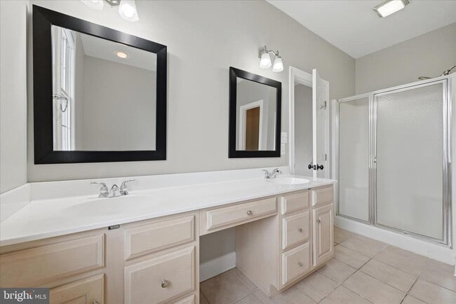 Building Photo - 102 Bramble Ct