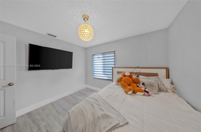 Building Photo - 1396 SW 180th Ave