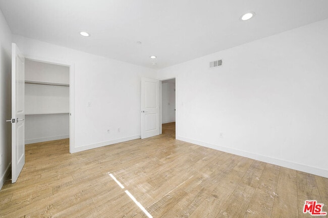 Building Photo - 14228 Sylvan St