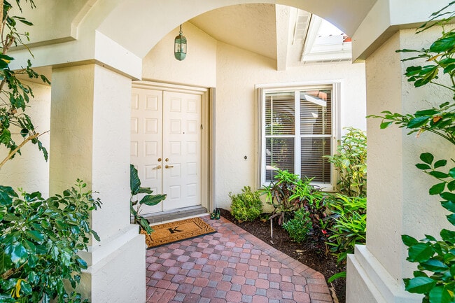 Building Photo - 6213 NW 21st Ct