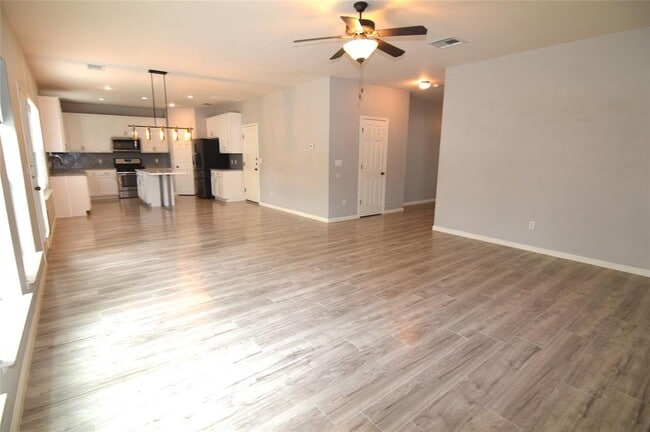 Building Photo - 916 Brighton Pl