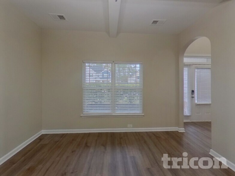 Building Photo - 2752 Huntcliff Dr