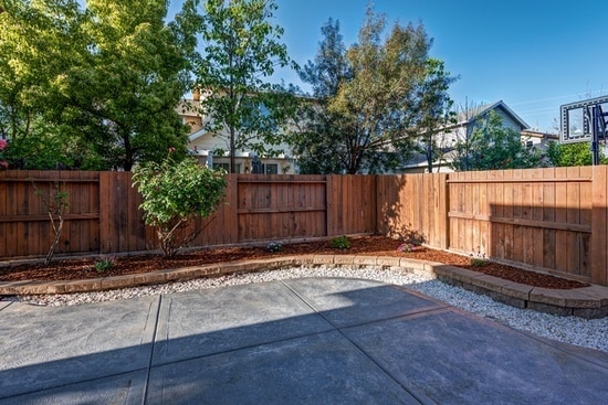 Building Photo - Great neighborhood - Open floorplan!