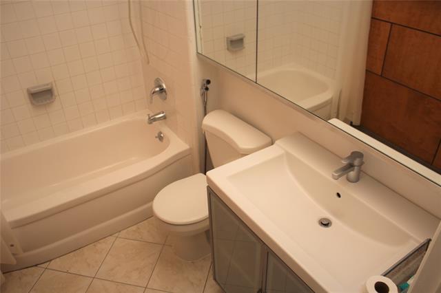 Building Photo - 417 Melrose Dr