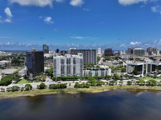 Building Photo - 300 S Australian Ave