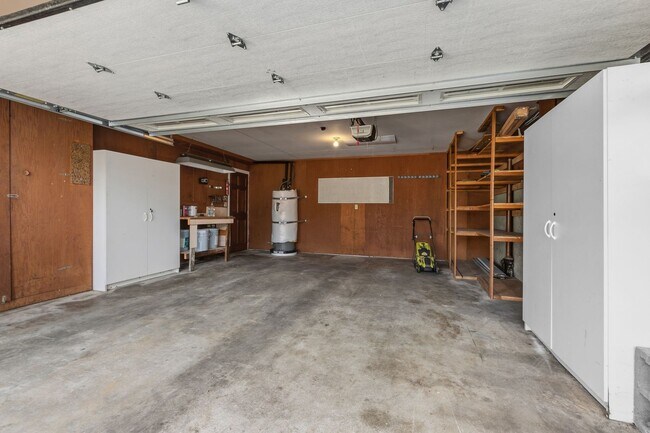 Building Photo - 3616 33rd Ave W