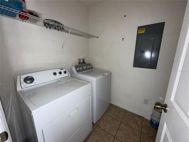 Building Photo - 4570 Ada Ln