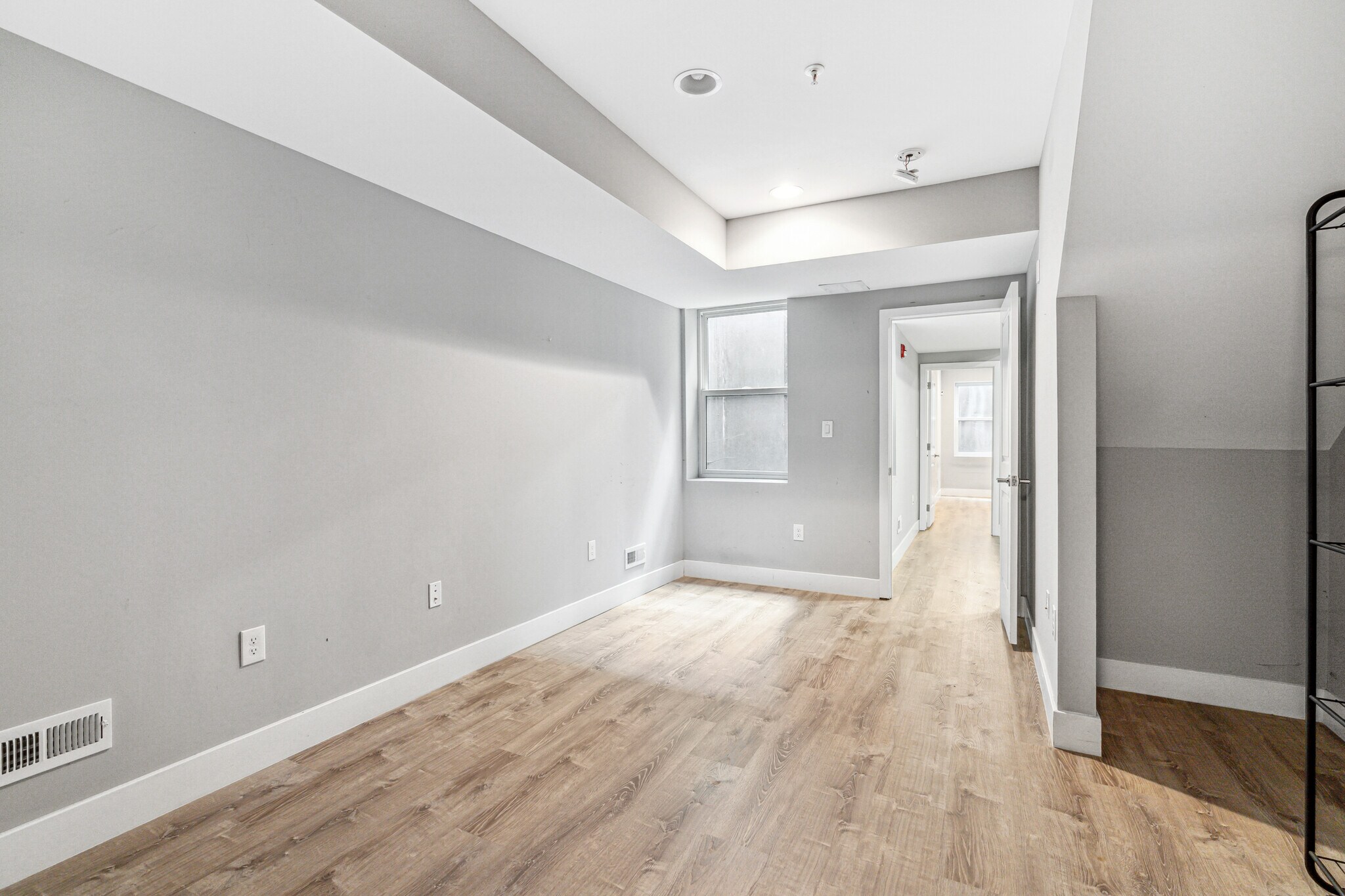 Building Photo - 912 N 16th St