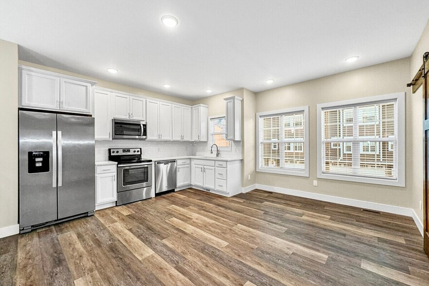 Primary Photo - Highland Pointe