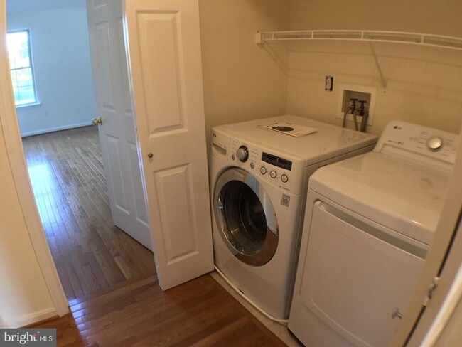 Building Photo - 2235 Village Square Rd