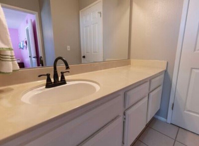 Building Photo - 1804 Sweet Briar Pl
