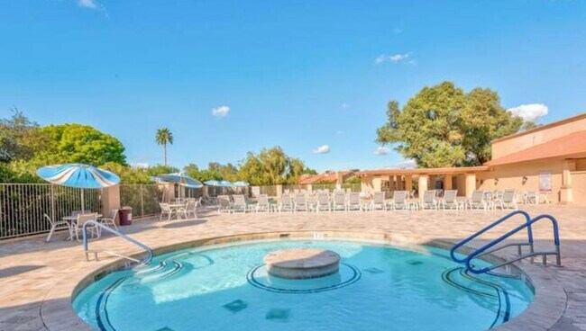 Building Photo - 810 Leisure World
