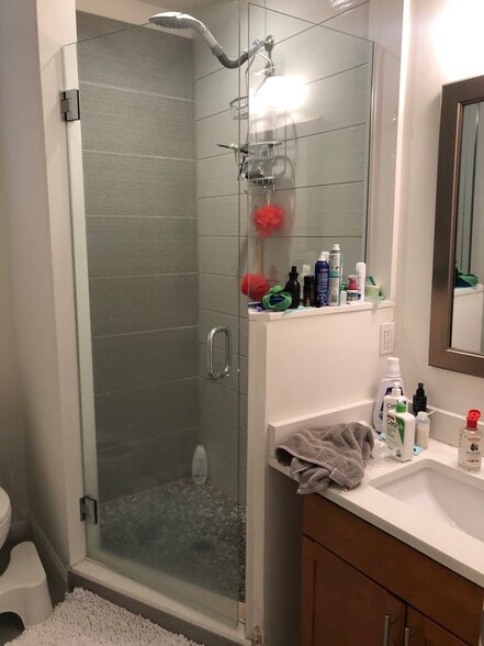 Building Photo - 20 Delle Ave