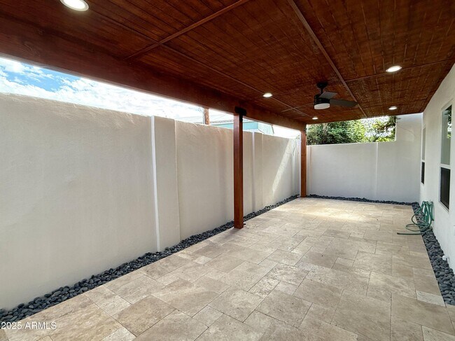 Building Photo - 6533 N Maryland Cir
