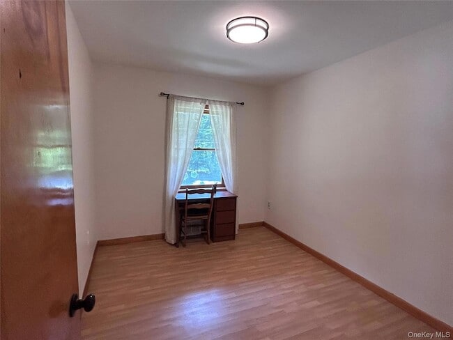 Building Photo - 4 Petticoat Ln