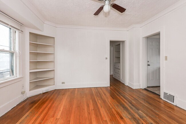 Building Photo - 3333 Desota Ave