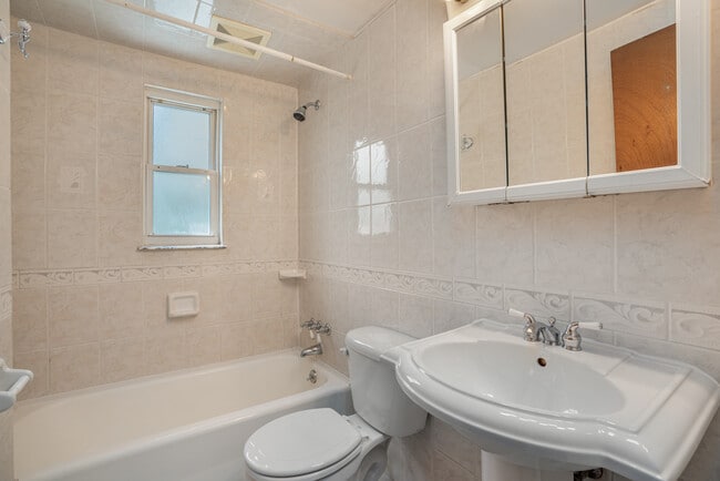 Building Photo - 5116 Cherryvale Dr