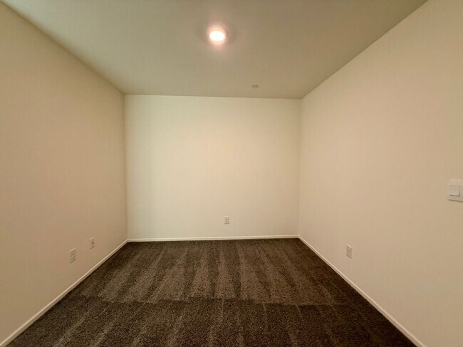 Building Photo - BRAND NEW 3 BED 2.5 BATH 2 CAR GARAGE TOWNHOUSE W/ LOFT FOR RENT!!!