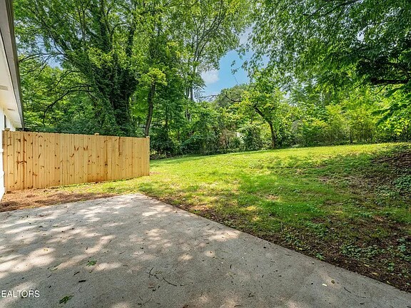 Building Photo - 502 Hayworth Dr