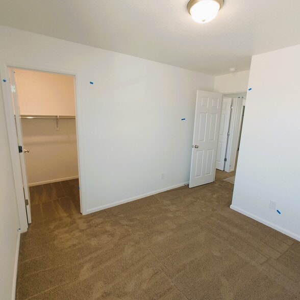 4th Bedroom w/Walk-in Closet - 18901 E 66th Pl