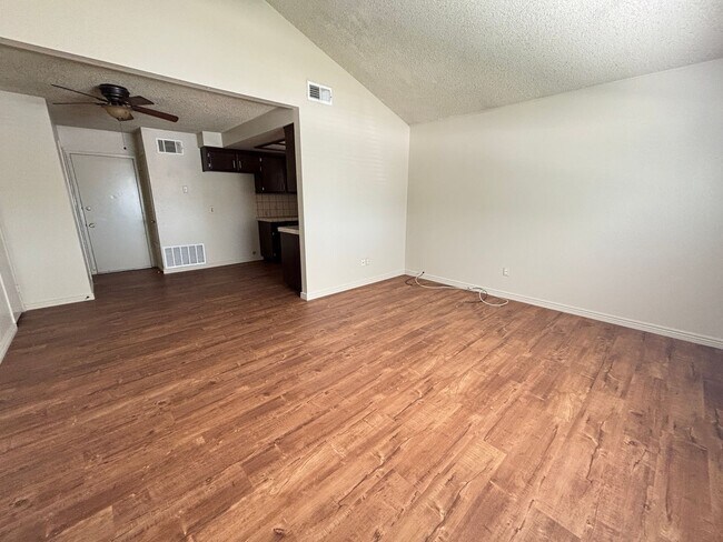 Building Photo - 43301 20th St W