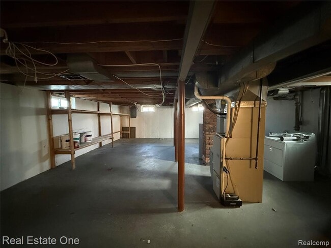 Building Photo - 6991 Colonial St