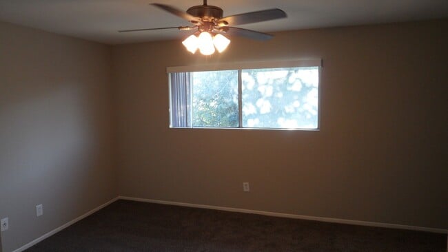 Building Photo - 640 S Fashion Park St