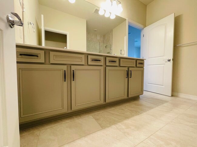 Building Photo - 8208 Tailshot Ct