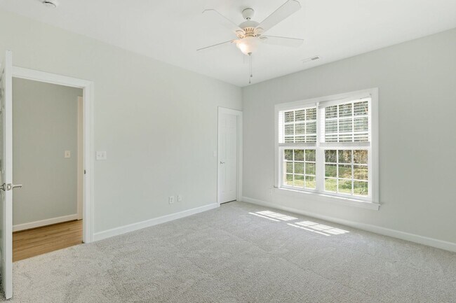 Building Photo - Welcome to Windmill Meadows!