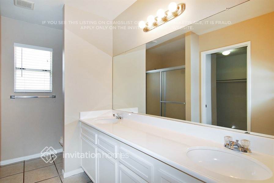 Building Photo - 13854 Robin Nest Ct