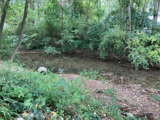 Building Photo - 106 Walnut Trace Cir