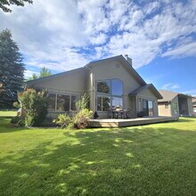 Building Photo - Eagle Bend Golf Home