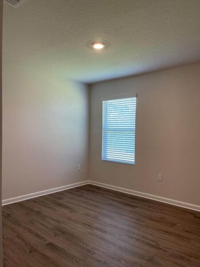 Building Photo - 3994 Whitetail Ln