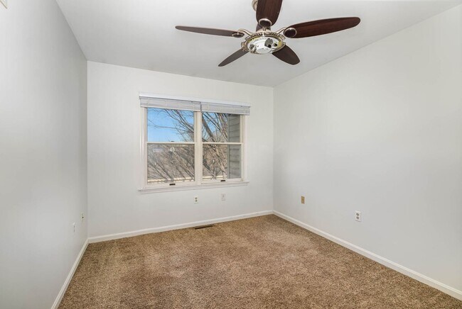 Building Photo - 2039F Raleigh Rd