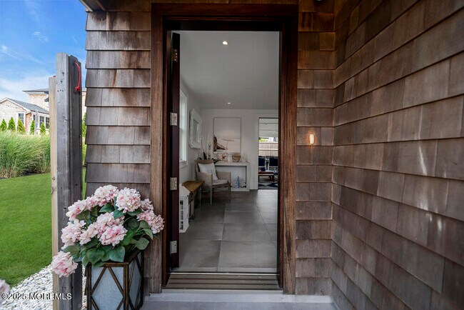 Building Photo - 985 Ocean Ave