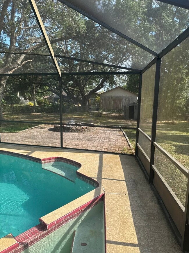 Building Photo - 9334 Sacramento Dr