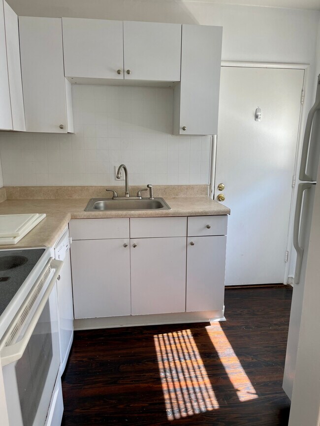 Kitchen - 246 Atlantic Ave