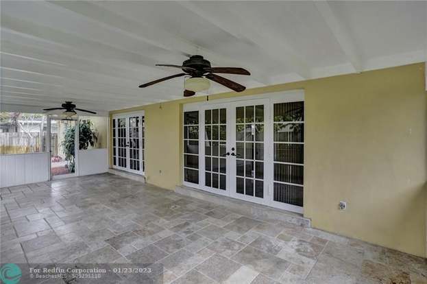 Building Photo - 361 SW 60th Ave