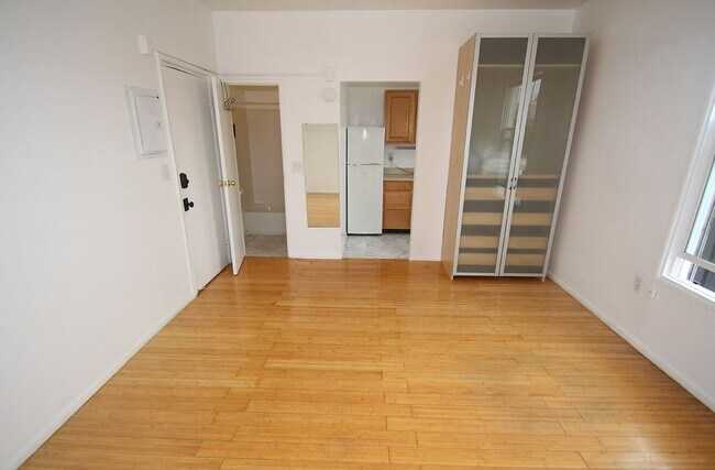 Building Photo - 1414 Apartments