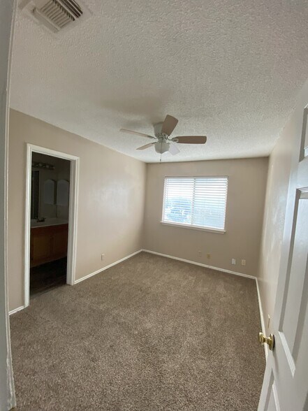 Room 1 - 10619 Starcrest Dr