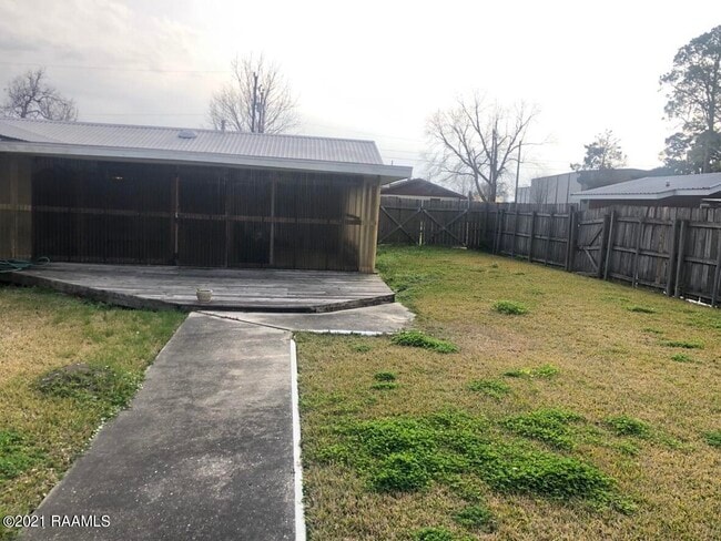 Building Photo - 2809 S Curtis Dr